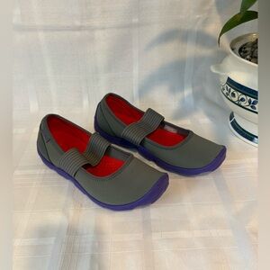 CROCS Duet Busy Day Mary Jane Flats